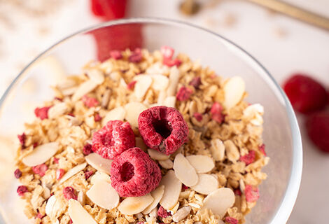 Proteinové müsli KetoDiet – s malinami a vanilkovou příchutí (7 porcí)