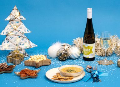 Vianoce na diéte zvládnete s proteínovými jedlami aj vínom takmer bez cukru od KetoDiet.