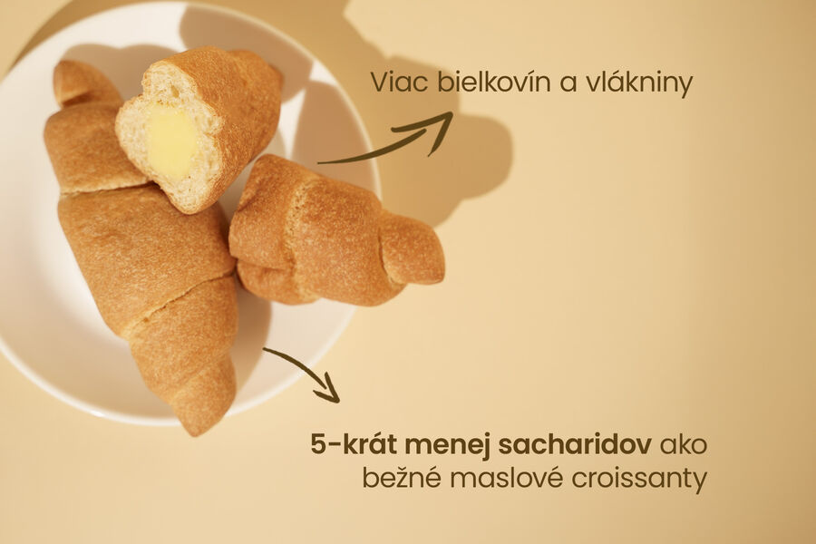 Proteínový croissant s pudingovou náplňou