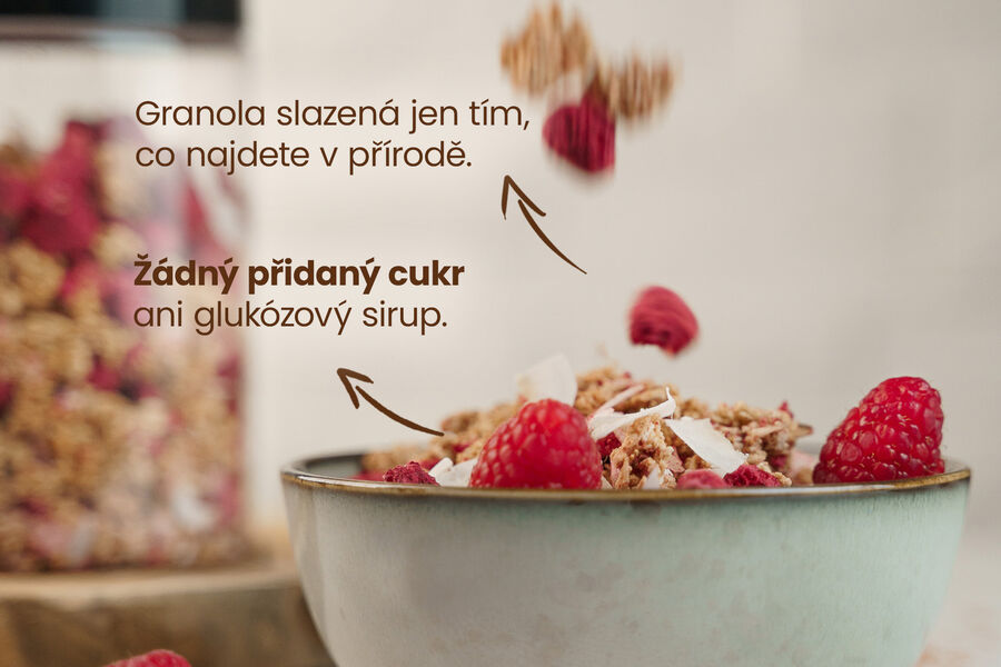 Proteinová granola – s lyofilizovanými malinami a plátky kokosu