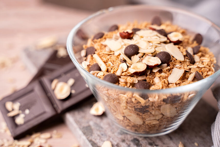 Proteinové čokoládové müsli KetoDiet – s ořechy (7 porcí)