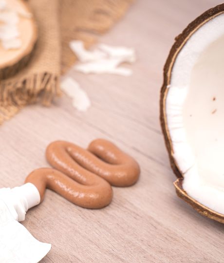 Proteinová kapsička s čokoládou a kokosem má vysoký obsah bílkovin a vlákniny.
