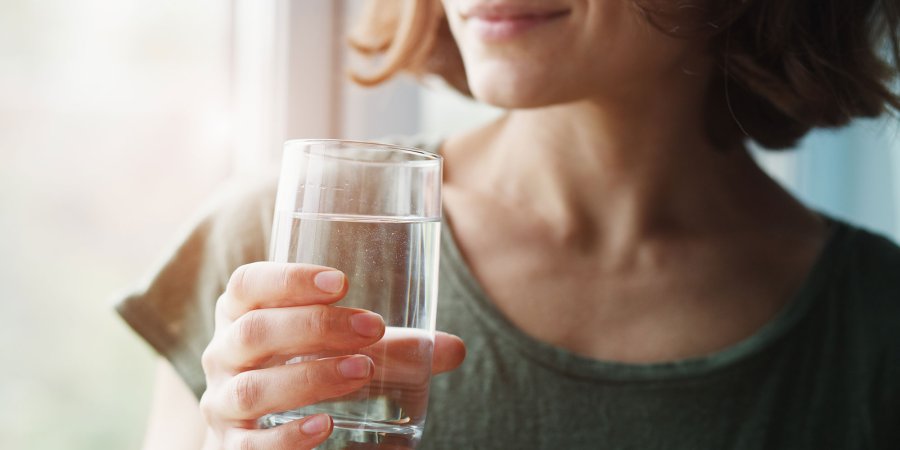 Jak zhubnout do plavek – Pijte čistou vodu