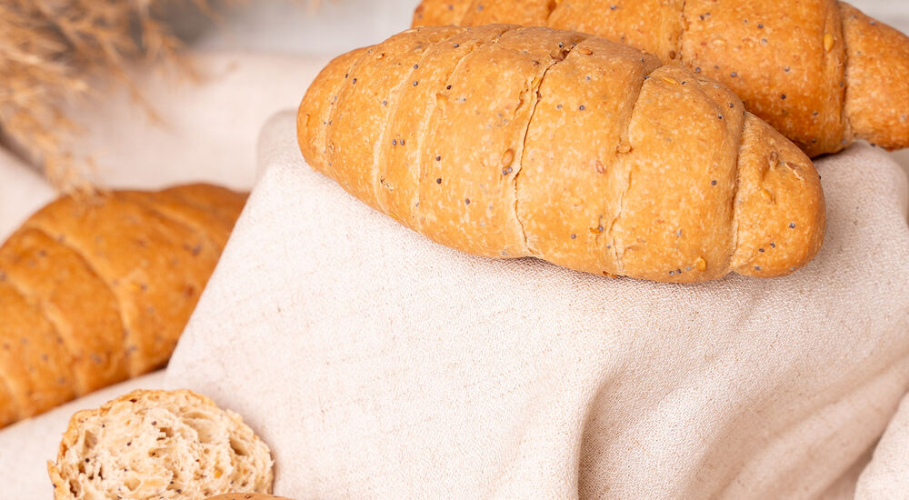 Proteinový croissant – makový se semínky