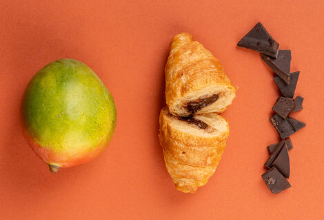 Proteínový croissant – náplň čokoláda & mango (1 ks – 1 porcia)