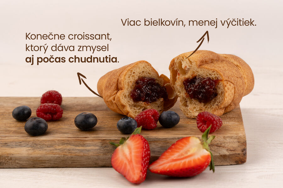 Proteínový croissant – náplň lesné plody