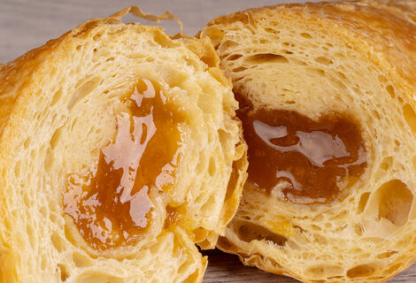Proteínový croissant – náplň marhuľa (1 ks – 1 porcia)