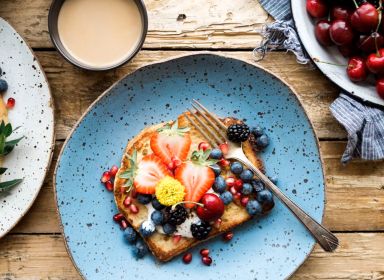 Snídaně nastartuje metabolismus a dodá našemu tělu energii.