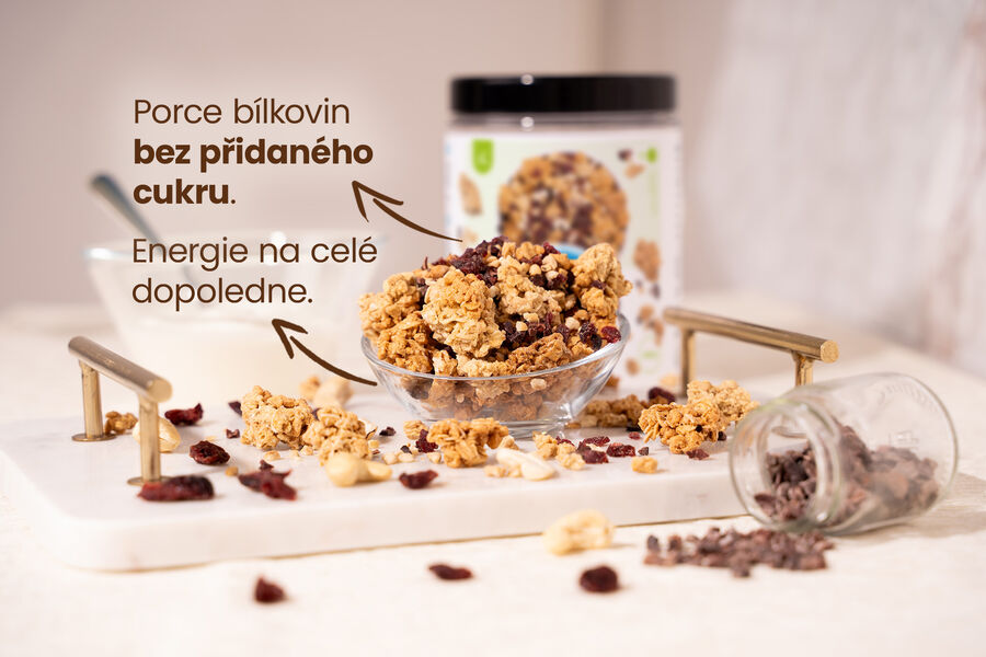 Proteinová granola bez cukru – s brusinkami, kakaovými boby a kešu ořechy