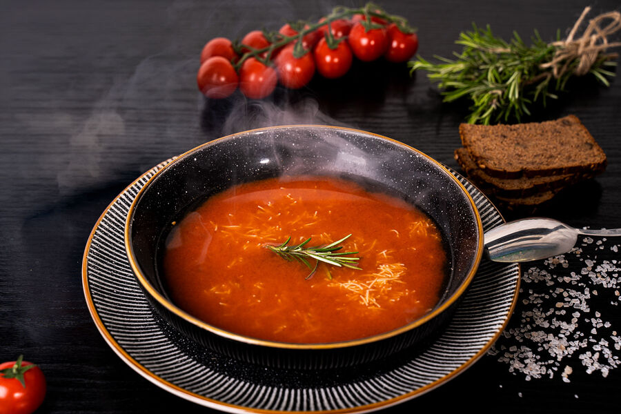 Proteinová polévka – rajčatová s nudlemi