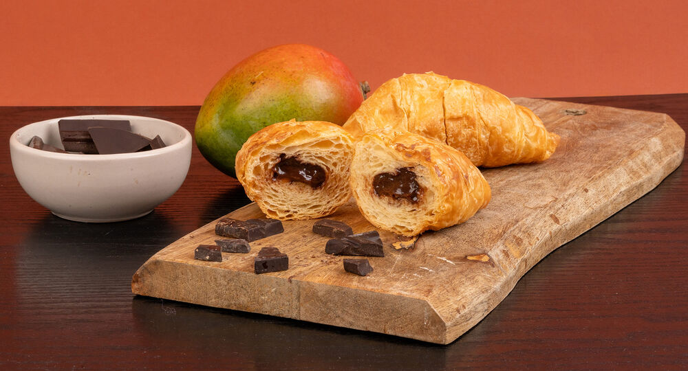 Proteínový croissant – náplň čokoláda & mango (1 ks – 1 porcia)