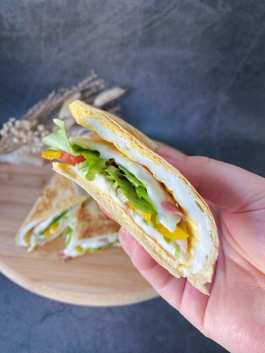 Tortilla z panvice so šunkou a mozzarellou – recept KetoDiet  