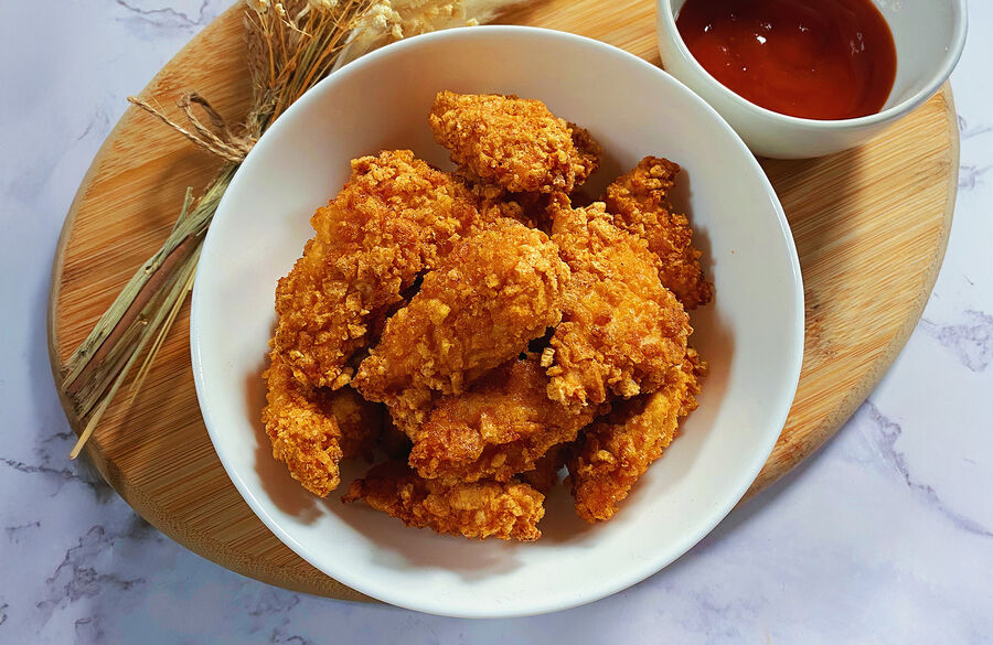 Kuracie stripsy obalené v barbecue chipsoch – recept KetoDiet