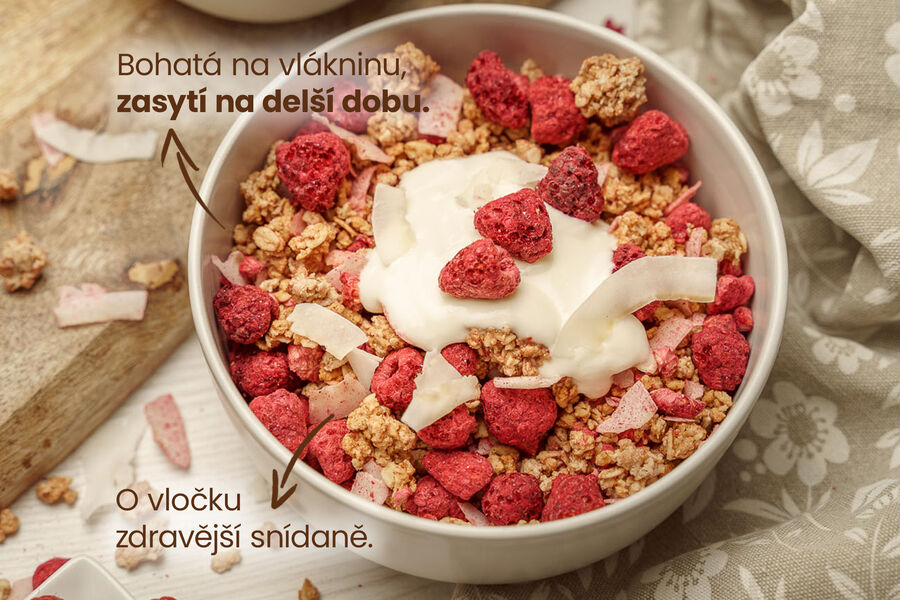Proteinová granola – s lyofilizovanými malinami a plátky kokosu