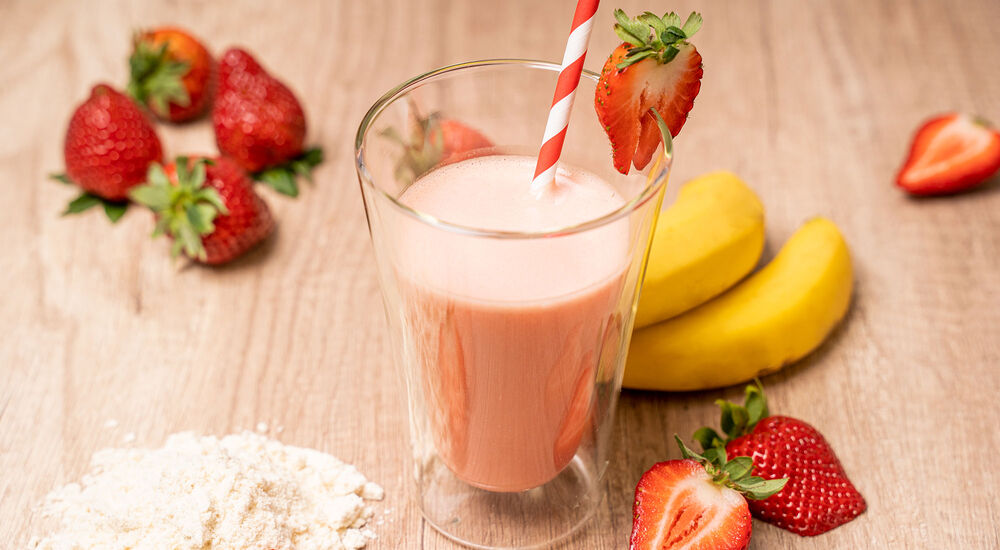 Proteínový nápoj – přrchuť jahoda a banán – pomáha s chudnutím.