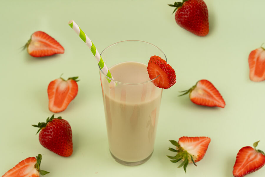 Proteínový nápoj – príchuť Matcha latté & jahoda