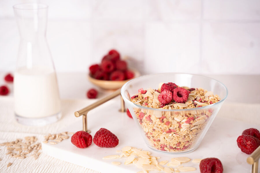 Proteinové müsli KetoDiet – s malinami a vanilkovou příchutí (7 porcí)