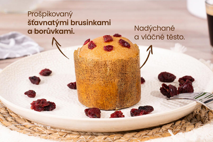 Proteinový muffin s brusinkami a borůvkami