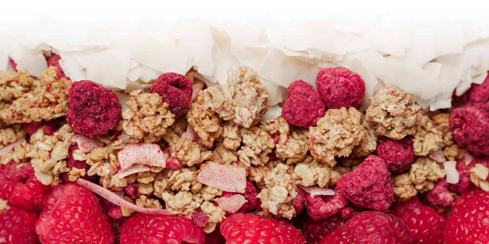 Proteinová granola KetoDiet s malinami a kokosem, bez přidaného cukru