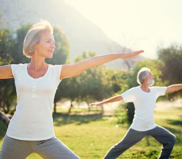 Při pravidelném cvičení jógy zlepšíte svou tělesnou pružnost a kvalitu spánku